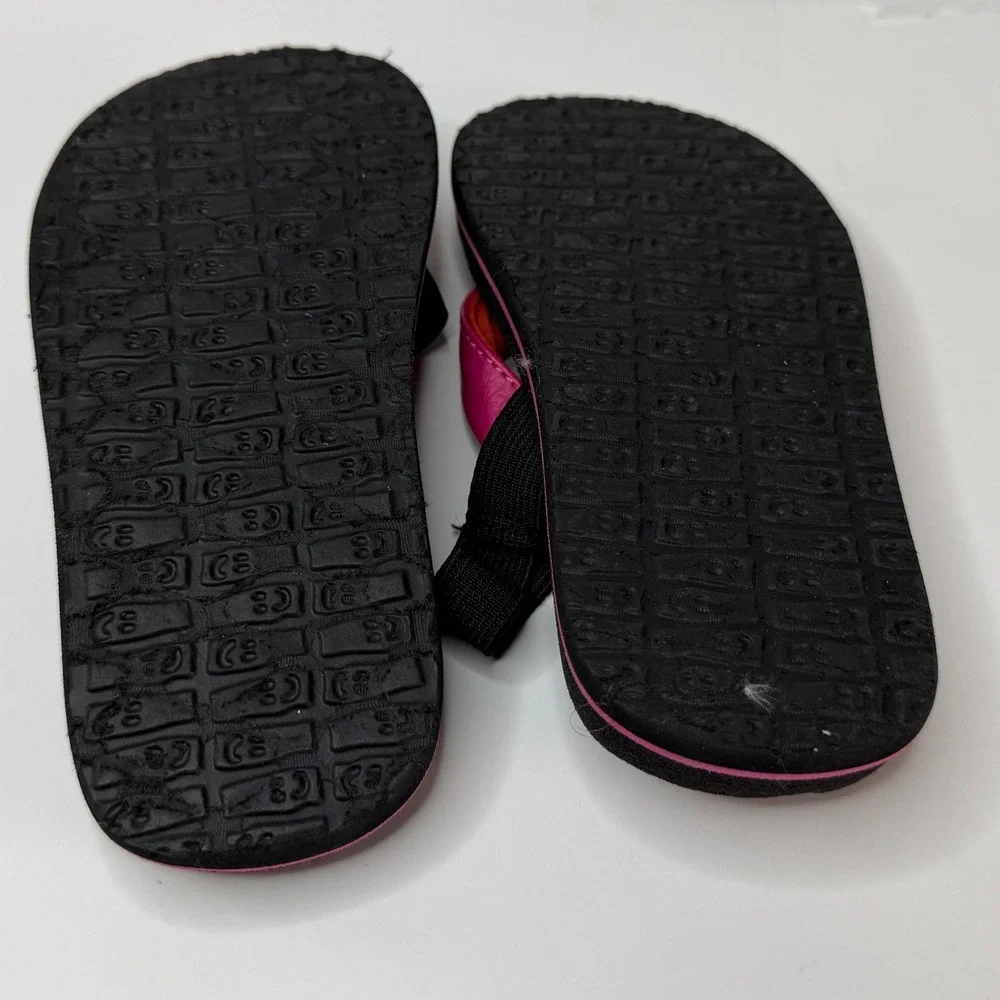 Sanuk Girl's Yoga Mat‎ Flip Flops Toddler Size 7-8 Pink and Black